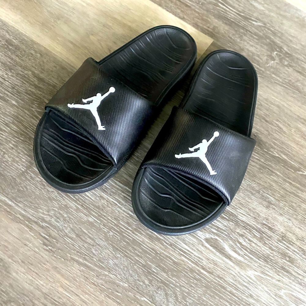Black Jordan Slides AR6374-010 size 9